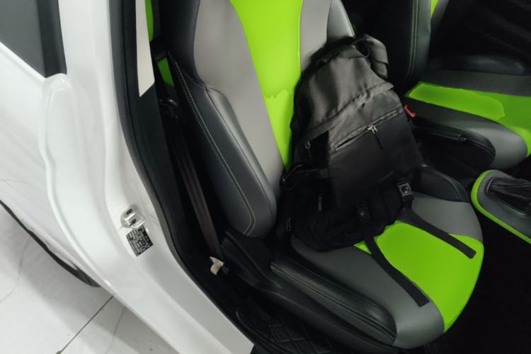 Used Roewe Clever 2021 302 km New Four-Seater Super-Efficient Version Right Front Seat