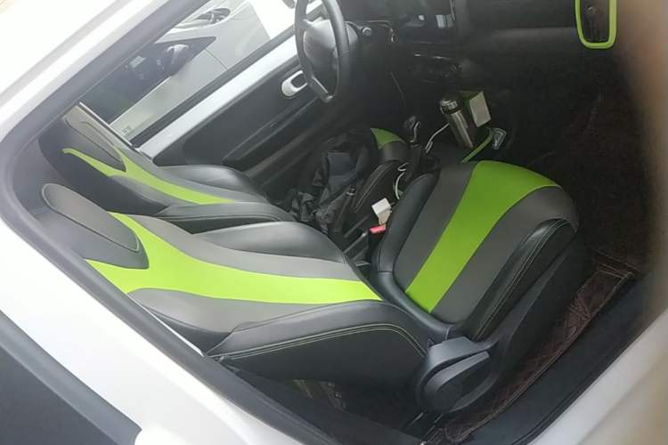 Used Roewe Clever 2021 302 km New Four-Seater Super-Efficient Version Right Front Seat