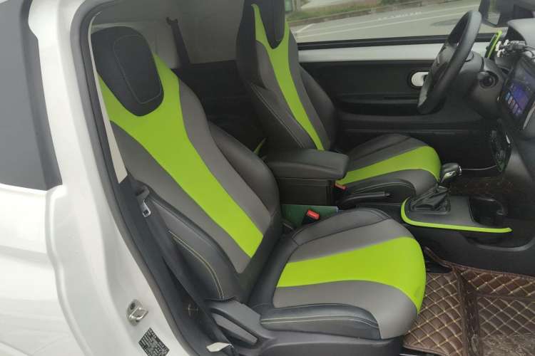 Used Roewe Clever 2021 302 km New Four-Seater Super-Efficient Version Right Front Seat