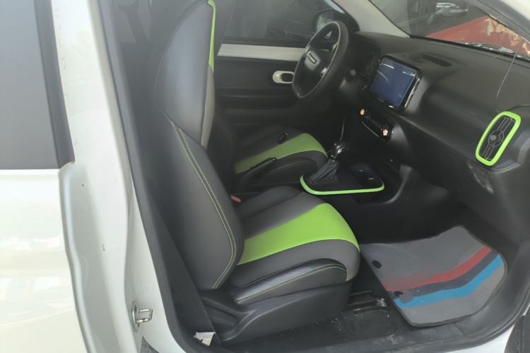 Used Roewe Clever 2021 302 km New Four-Seater Super-Efficient Version Right Front Seat