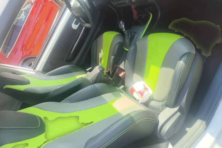 Used Roewe Clever 2021 302 km New Four-Seater Super-Efficient Version Right Front Seat