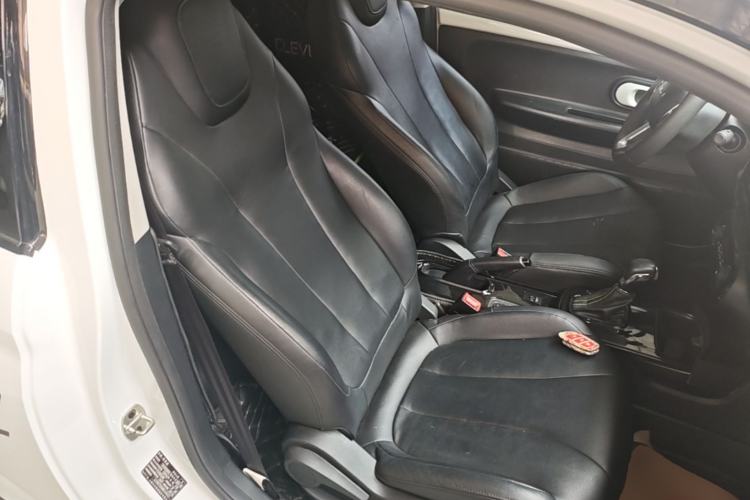 Used Roewe Clever 2021 302 km New Four-Seater Super-Efficient Version Right Front Seat