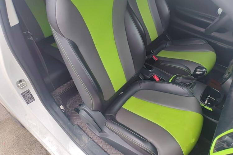 Used Roewe Clever 2021 302 km New Four-Seater Super-Efficient Version Right Front Seat