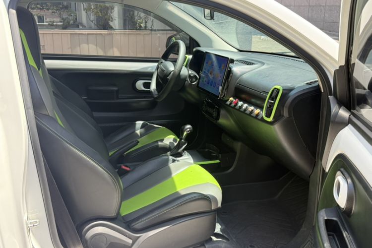 Used Roewe Clever 2021 302km All-Round Version Right Front Seat