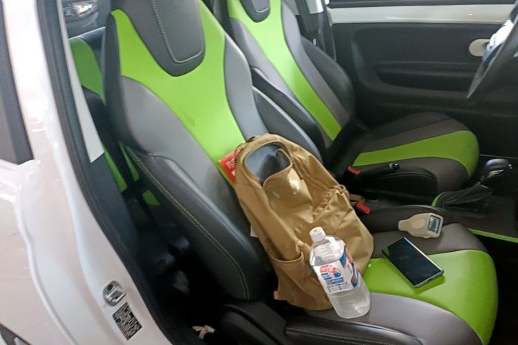 Used Roewe Clever 2021 302 km New Four-Seater Super-Efficient Version Right Front Seat
