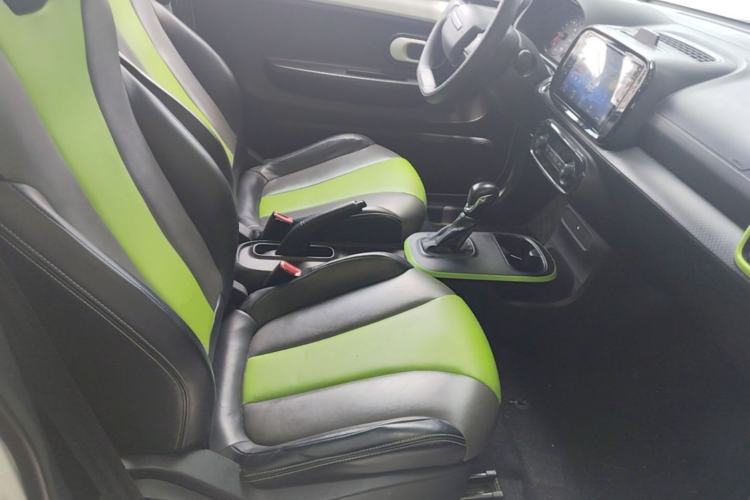 Used Roewe Clever 2021 302 km New Four-Seater Super-Efficient Version Right Front Seat