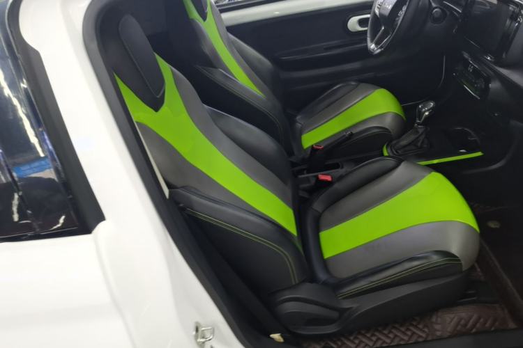 Used Roewe Clever 2021 302 km New Four-Seater Super-Efficient Version Right Front Seat