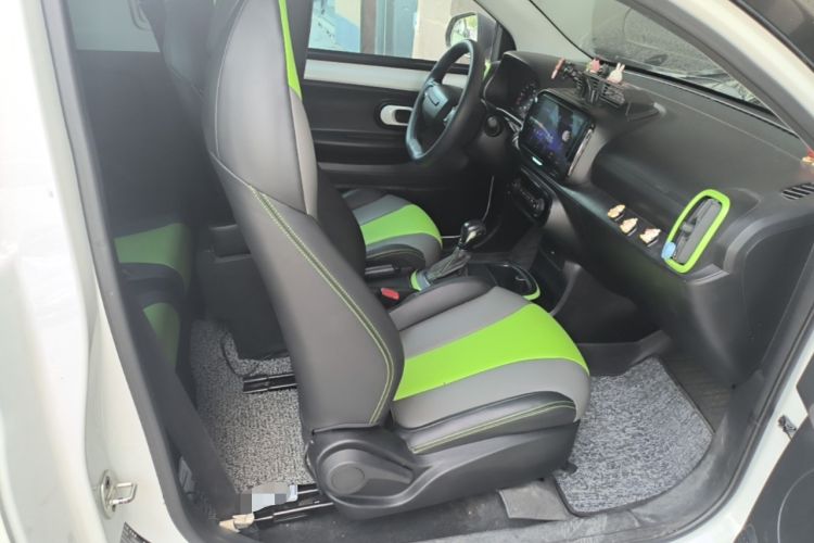 Used Roewe Clever 2021 302 km New Four-Seater Super-Efficient Version Right Front Seat
