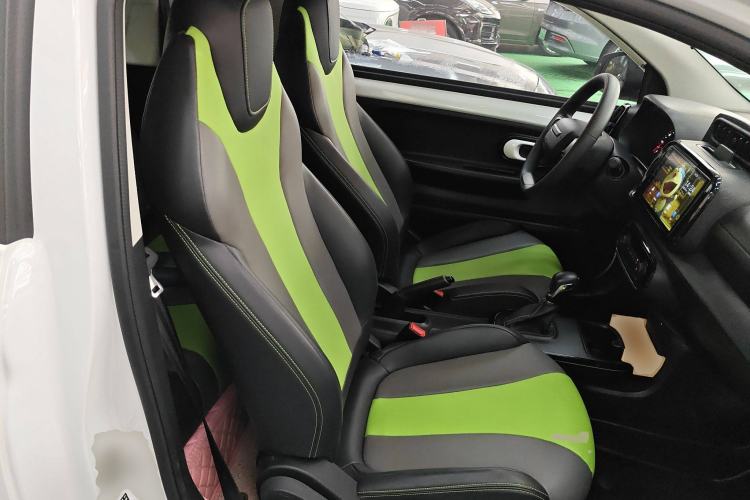 Used Roewe Clever 2021 302 km New Four-Seater Super-Efficient Version Right Front Seat