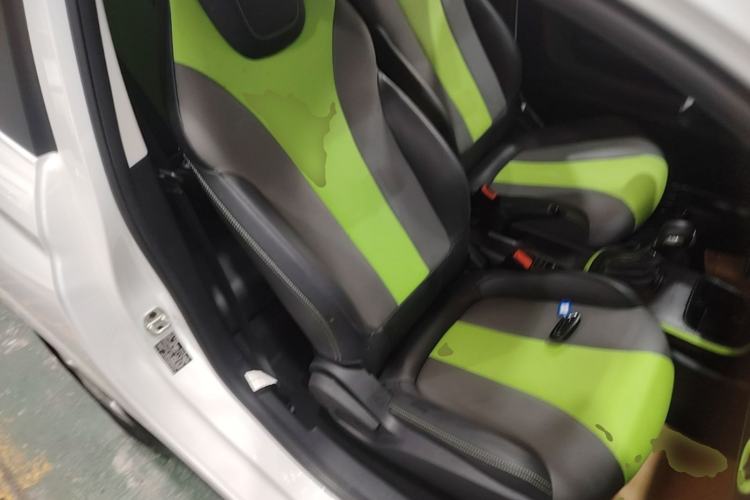 Used Roewe Clever 2021 302 km New Four-Seater Super-Efficient Version Right Front Seat