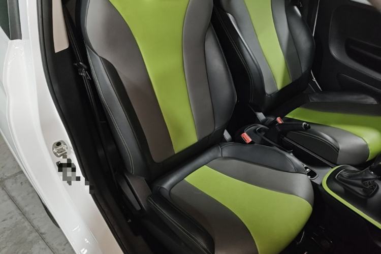 Used Roewe Clever 2021 302 km New Four-Seater Super-Efficient Version Right Front Seat