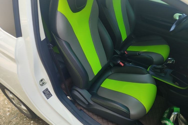 Used Roewe Clever 2021 302 km New Four-Seater Super-Efficient Version Right Front Seat