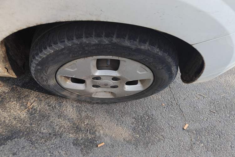 Used Roewe Clever 2021 302km All-Round Version Right Front Wheel Hub