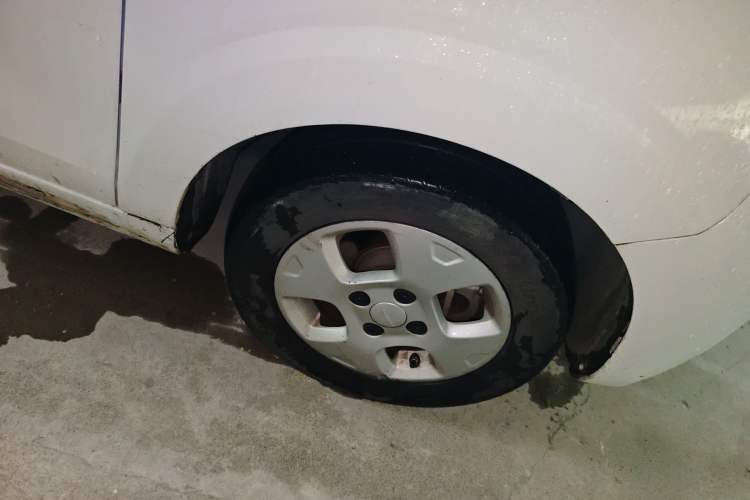 Used Roewe Clever 2021 302km All-Round Version Right Front Wheel Hub