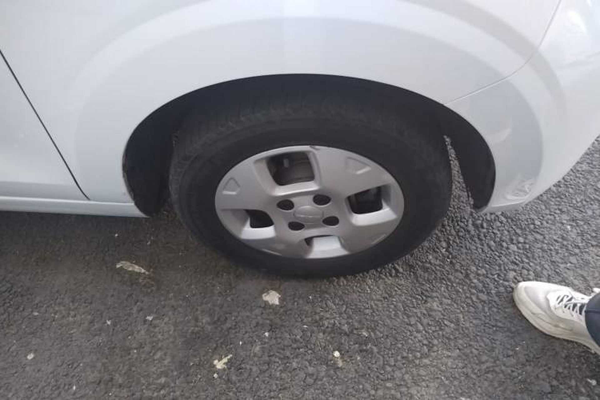 Used Roewe Clever 2021 302 km New Four-Seater Super-Efficient Version Right Front Wheel Hub