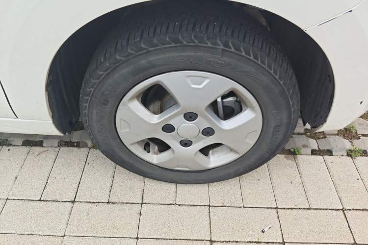 Used Roewe Clever 2021 302km All-Round Version Right Front Wheel Hub