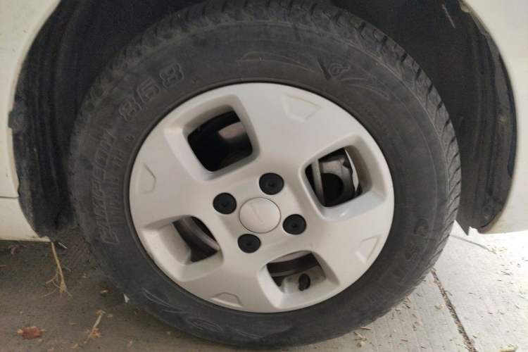 Used Roewe Clever 2021 302km All-Round Version Right Front Wheel Hub