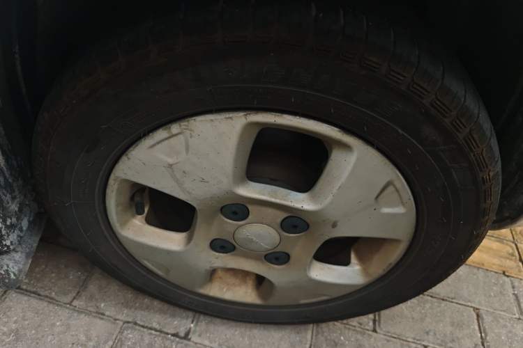 Used Roewe Clever 2021 302km Excellence Edition Right Front Wheel Hub