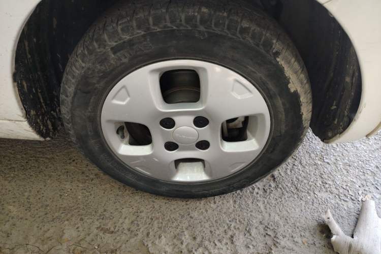Used Roewe Clever 2021 302km All-Round Version Right Front Wheel Hub