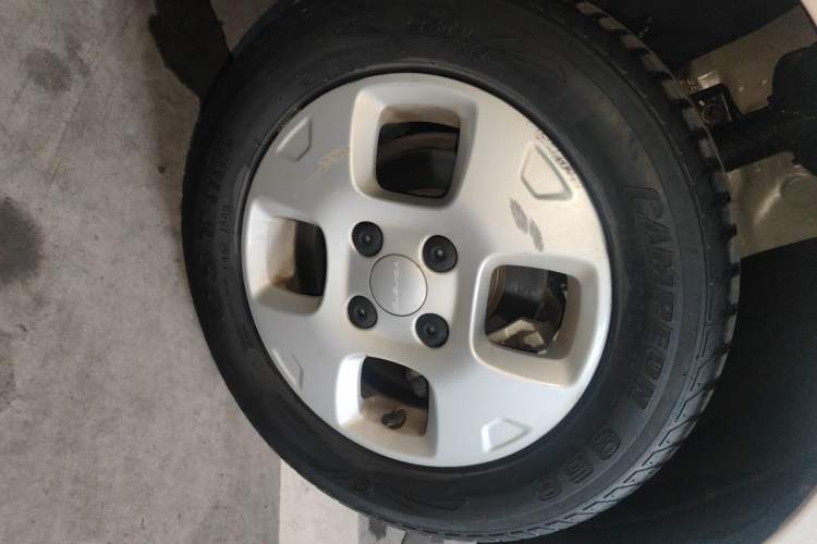 Used Roewe Clever 2021 302km All-Round Version Right Front Wheel Hub