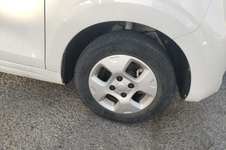 Used Roewe Clever 2021 302km All-Round Version Right Front Wheel Hub