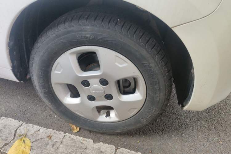 Used Roewe Clever 2021 302km All-Round Version Right Front Wheel Hub