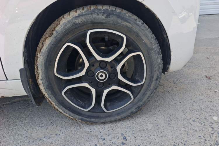 Used Roewe Clever 2021 302km All-Round Version Right Front Wheel Hub