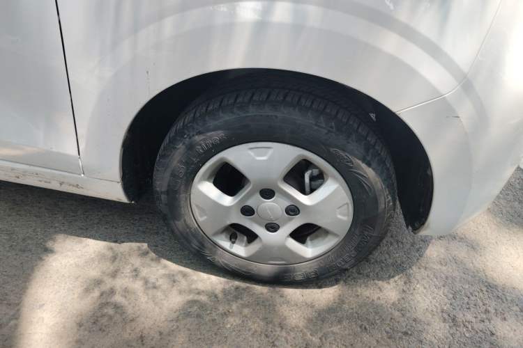 Used Roewe Clever 2021 302km All-Round Version Right Front Wheel Hub