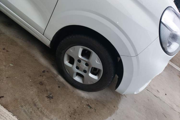 Used Roewe Clever 2021 302km All-Round Version Right Front Wheel Hub