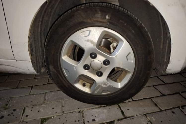Used Roewe Clever 2021 302km All-Round Version Right Front Wheel Hub