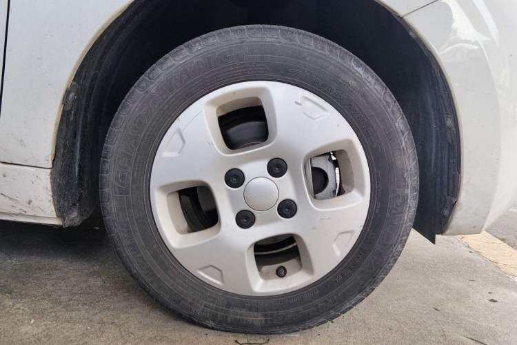 Used Roewe Clever 2021 302km Excellence Edition Right Front Wheel Hub