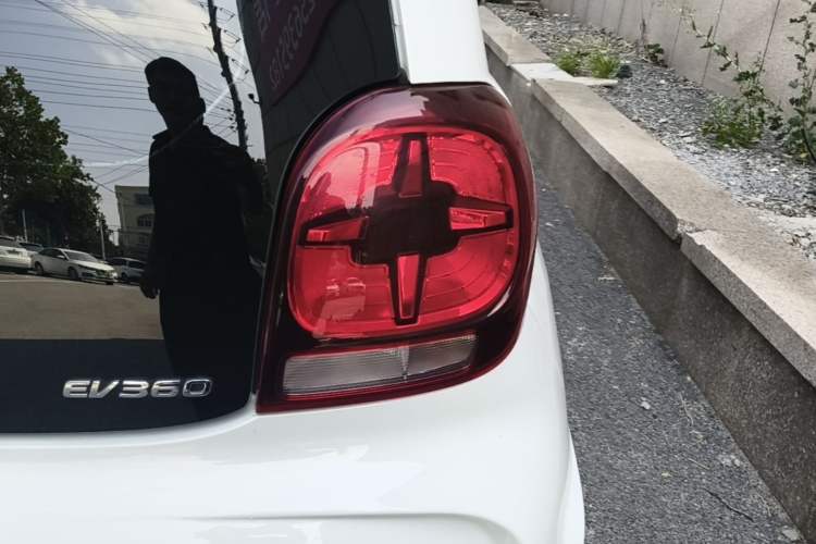 Used Roewe Clever 2021 302km All-Round Version Right Rear Taillight