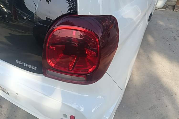 Used Roewe Clever 2021 302km Excellence Edition Right Rear Taillight