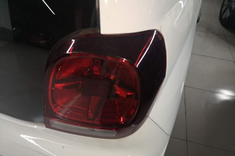 Used Roewe Clever 2021 302km Excellence Edition Right Rear Taillight