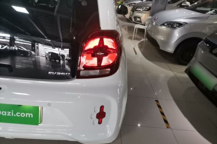 Used Roewe Clever 2021 302 km New Four-Seater Super-Efficient Version Right Rear Taillight