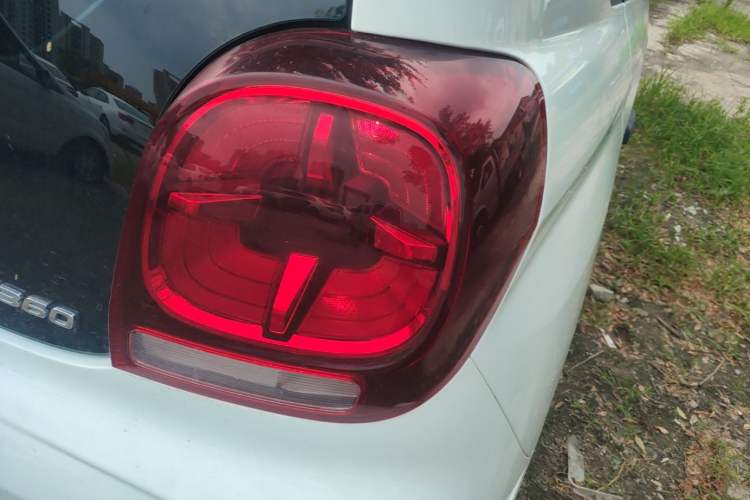 Used Roewe Clever 2021 302km All-Round Version Right Rear Taillight