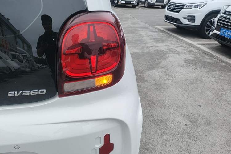 Used Roewe Clever 2021 302km All-Round Version Right Rear Taillight