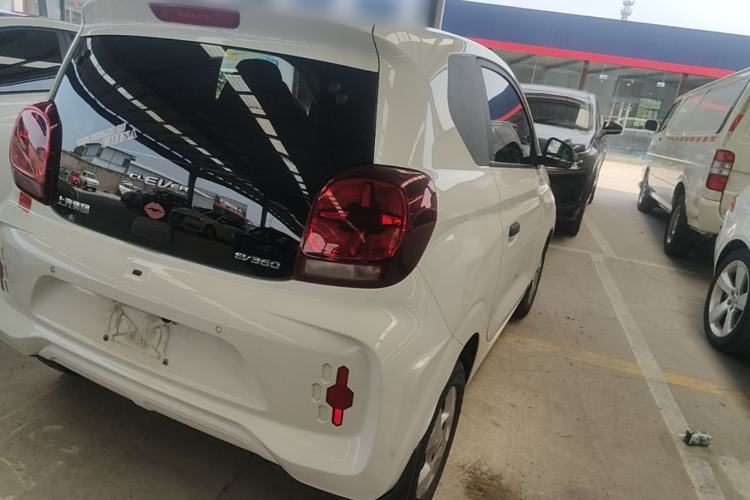 Used Roewe Clever 2021 302 km New Four-Seater Super-Efficient Version Right Rear Taillight