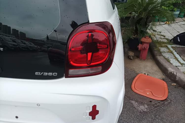 Used Roewe Clever 2021 302km All-Round Version Right Rear Taillight