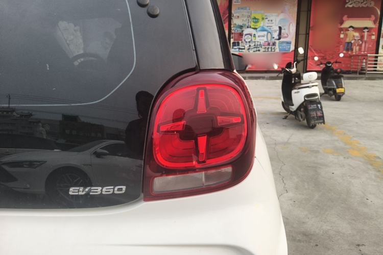 Used Roewe Clever 2021 302km All-Round Version Right Rear Taillight