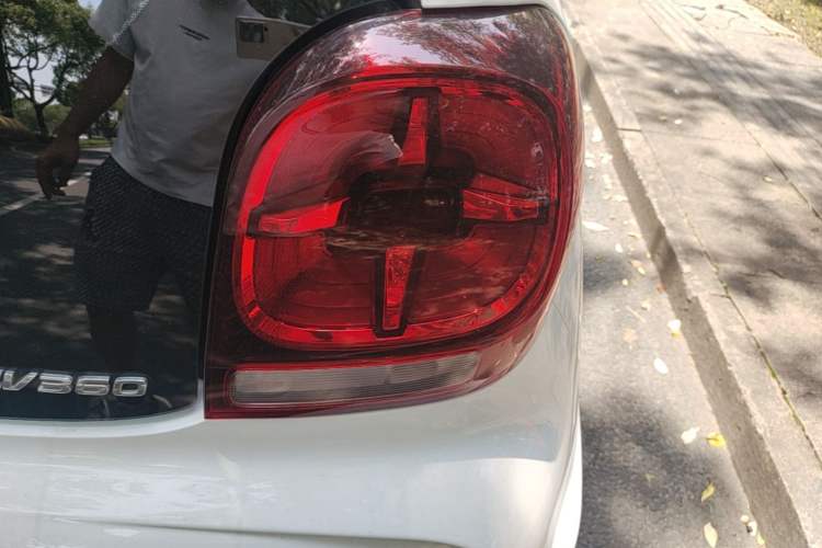 Used Roewe Clever 2021 302km Excellence Edition Right Rear Taillight