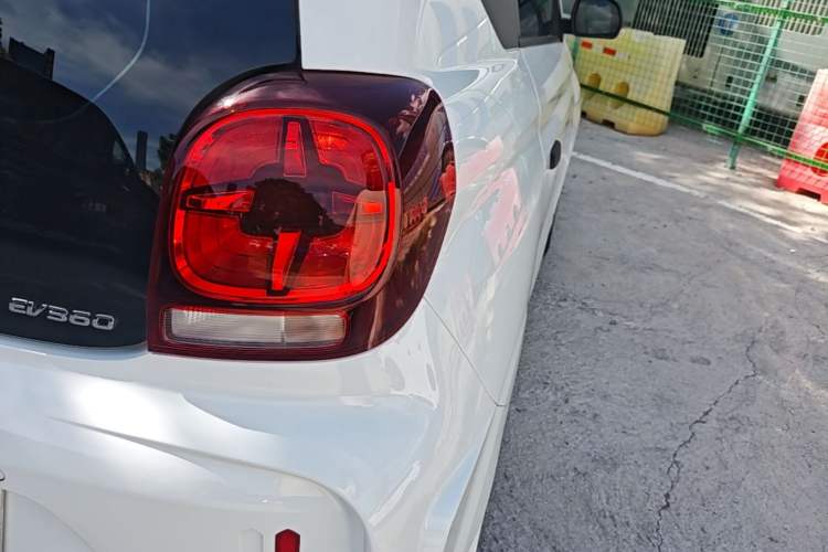 Used Roewe Clever 2021 302km Excellence Edition Right Rear Taillight