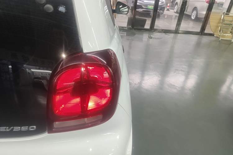 Used Roewe Clever 2021 302km All-Round Version Right Rear Taillight