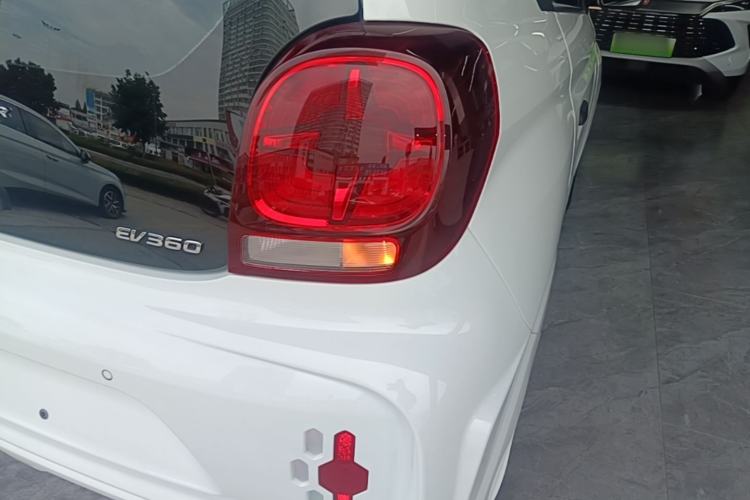Used Roewe Clever 2021 302km Excellence Edition Right Rear Taillight