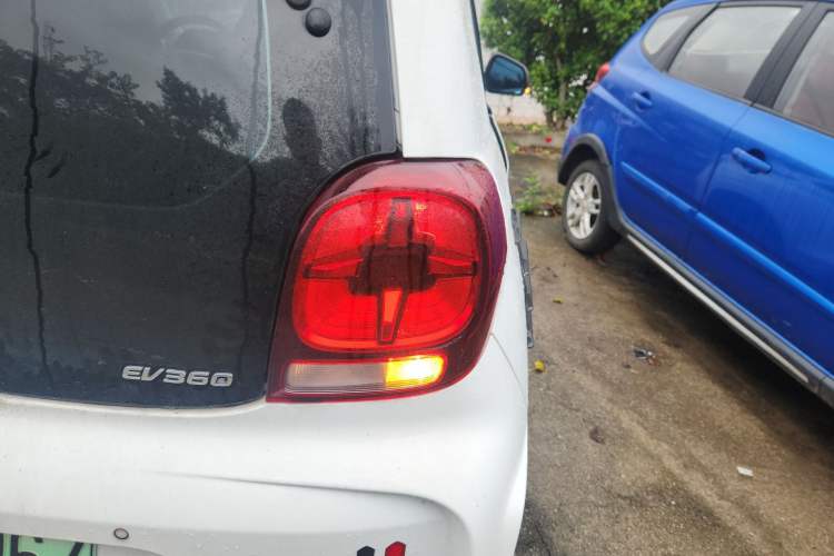 Used Roewe Clever 2021 302km All-Round Version Right Rear Taillight