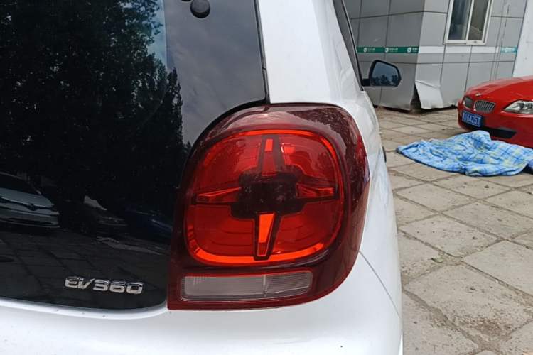 Used Roewe Clever 2021 302km All-Round Version Right Rear Taillight