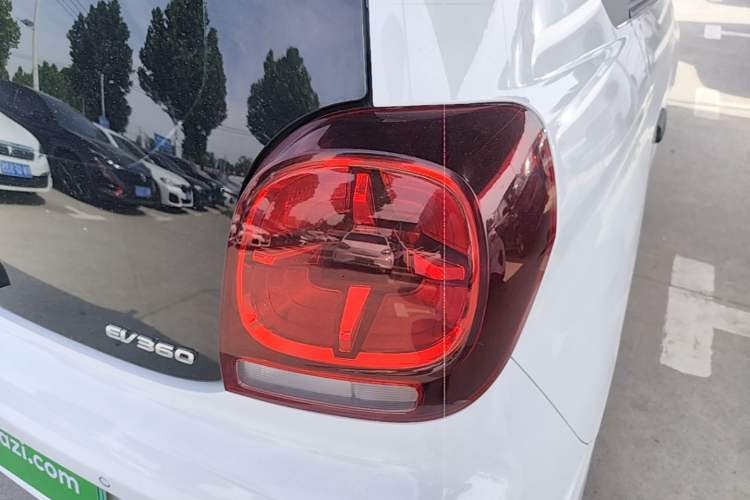 Used Roewe Clever 2021 302km Excellence Edition Right Rear Taillight