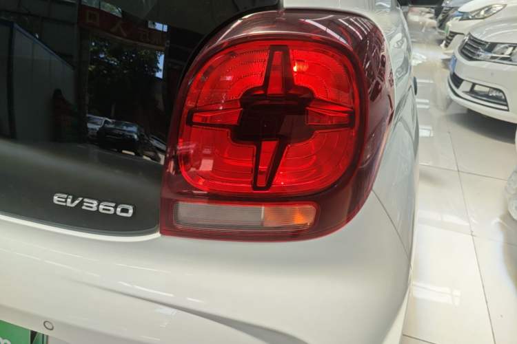 Used Roewe Clever 2021 302km All-Round Version Right Rear Taillight
