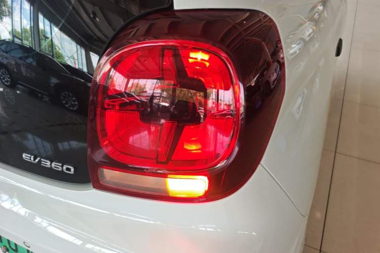 Used Roewe Clever 2021 302km All-Round Version Right Rear Taillight