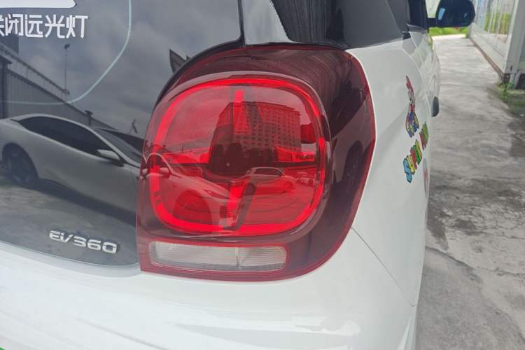 Used Roewe Clever 2021 302km All-Round Version Right Rear Taillight